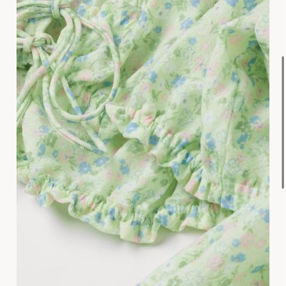 H&M Floral Puff Sleeve Milk Maid Top - Picture 5 of 9